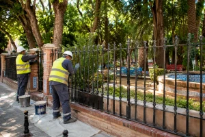 Rehabilitación del cerramiento de hierro forjado del Jardín Reina Victoria de Palma del Río.